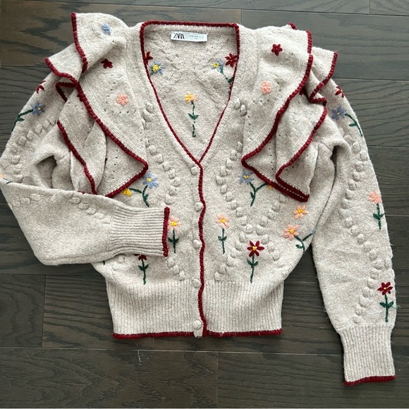 Zara embroidered floral ruffle cardigan sweater M - Picture 6 of 6